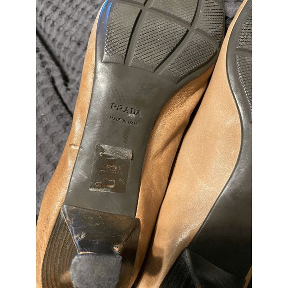 Prada Tan Leather Loafers with Gold Hardware & Kitten Heel, Size 9 - Picture 4 of 9
